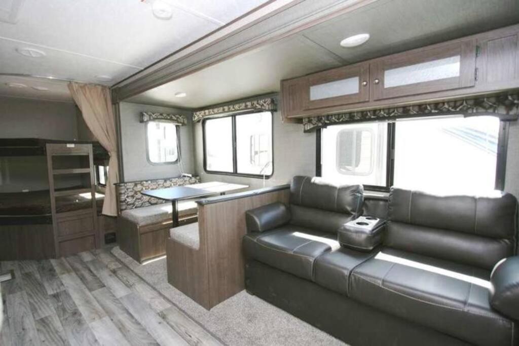 Отель Golden Riverfront Campground Экстерьер фото